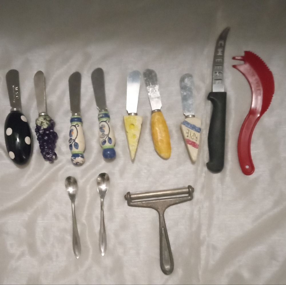Various Colorful Cheese Knife and Spreader Set